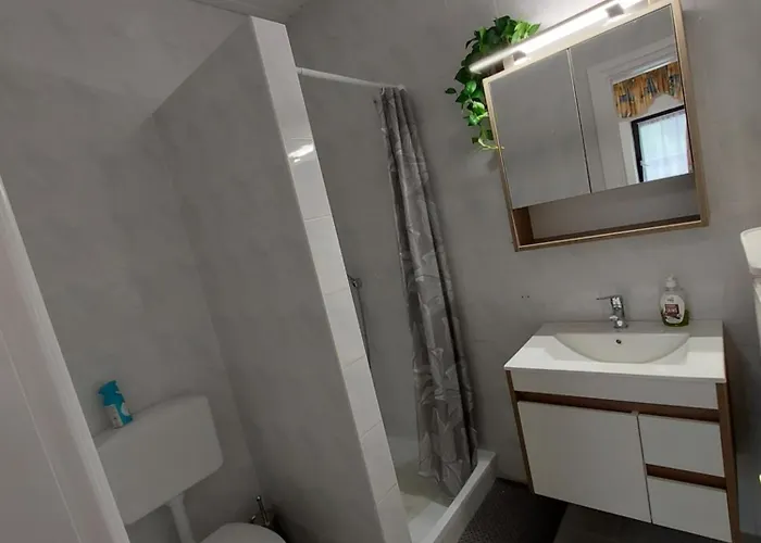 Istvan * קסזטלי