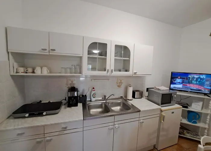 Apartman István *