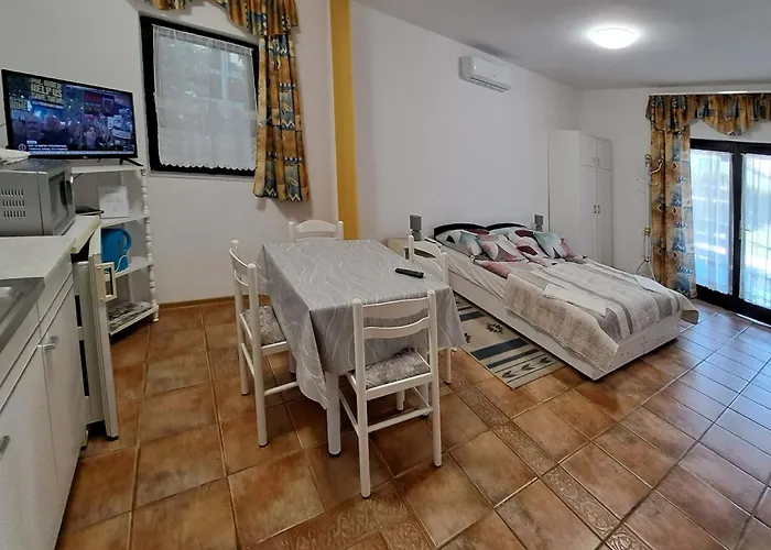 Apartman István *