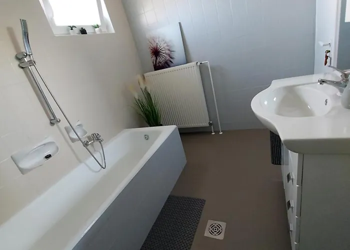 Istvan * קסזטלי